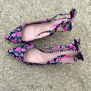 Betsy Johnson floral heels. New never worn. Size 11